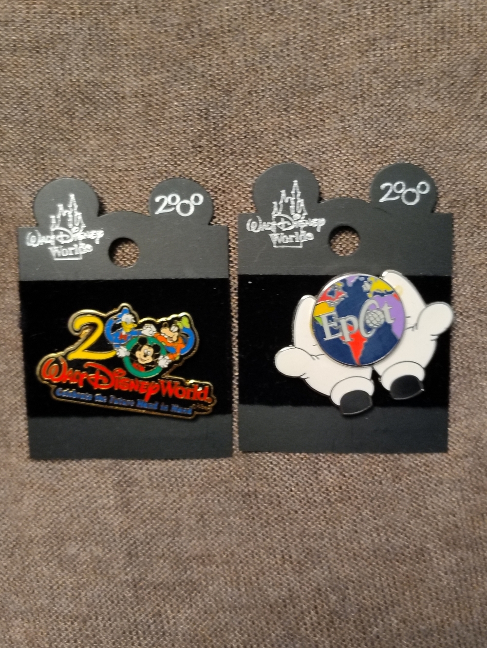 NWT Bundle Of 2 Limited Edition Walt Disney World Collectors Pins